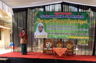 Pengajian Rutin Selapanan Ahad Pon Jama’iyah Thariqoh Syadziliyah Berlangsung Khidmat di Jatiteken Kulon